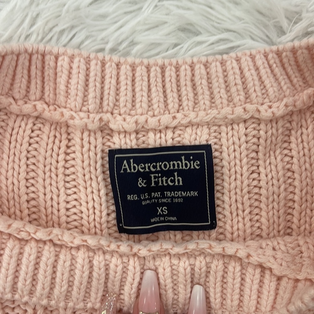 Abercrombie and Fitch Sweater - Picture 5 of 7